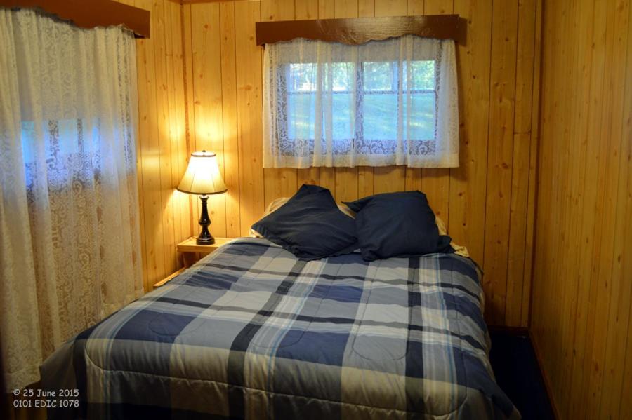 Edgewater Inn & Cottages Eagle River Habitación foto