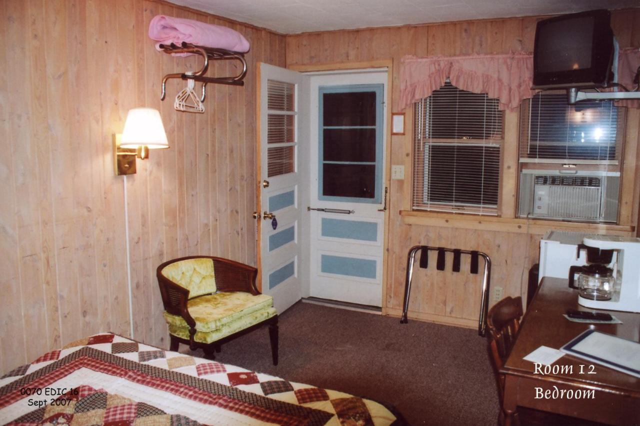 Edgewater Inn & Cottages Eagle River Habitación foto