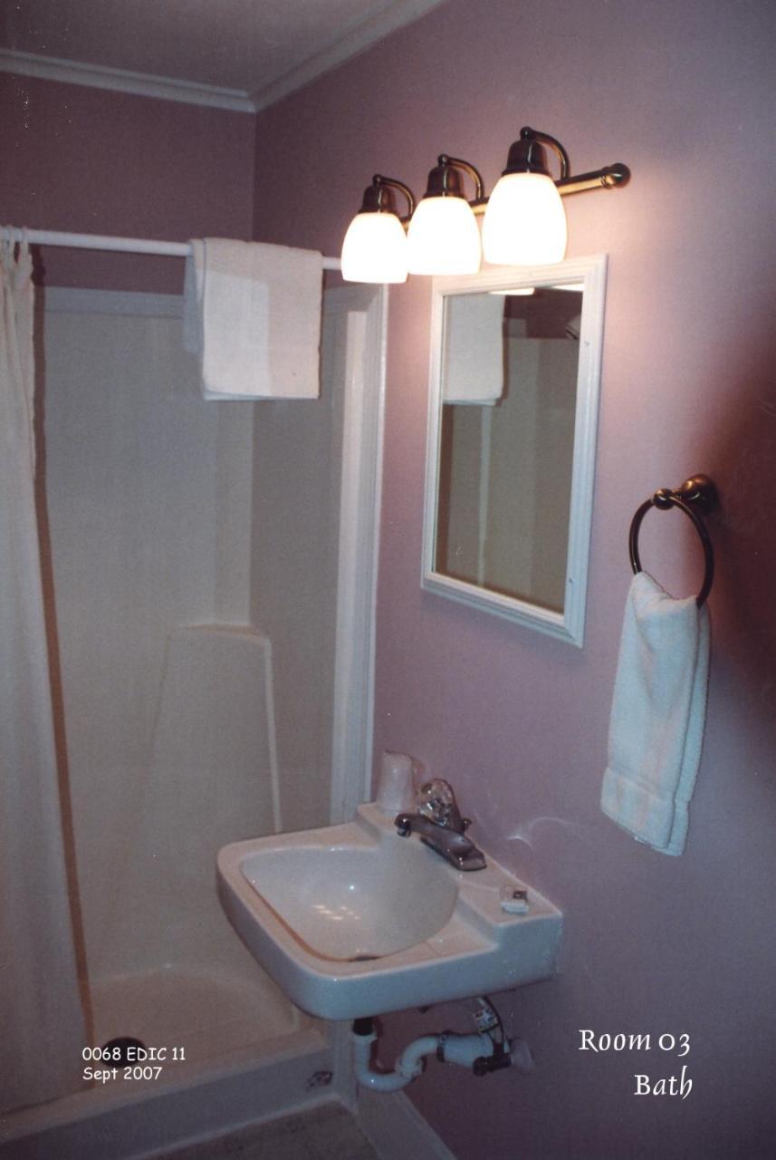 Edgewater Inn & Cottages Eagle River Habitación foto